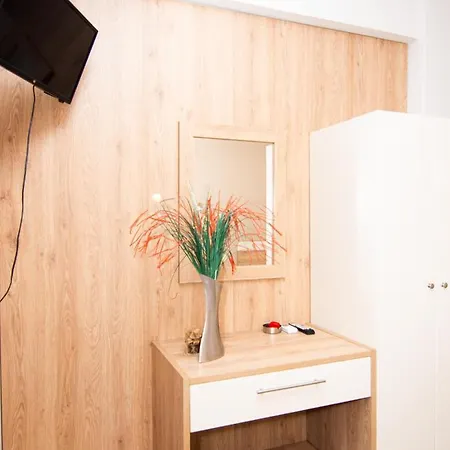 Afrodite Néoi Póroi