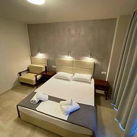 Afrodite 3* Neoi Poroi