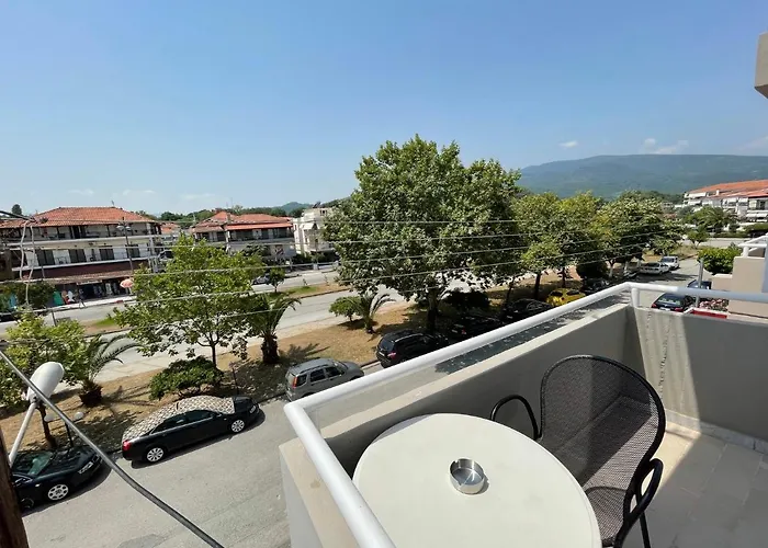 阿佛洛狄忒海滩酒店 3* 尼欧波洛伊